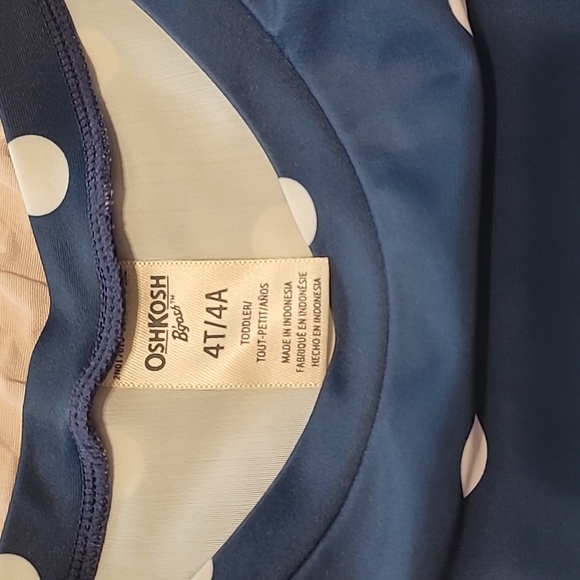 OshGosh B'gosh 3-Piece Swim Set - Picture 10 of 11